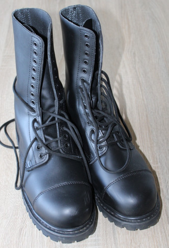 14-Loch**Springerstiefel**Lede